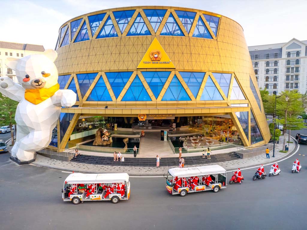 Diễu Hành Giáng Sinh Xanh Phú Quốc United Center Bắc Đảo