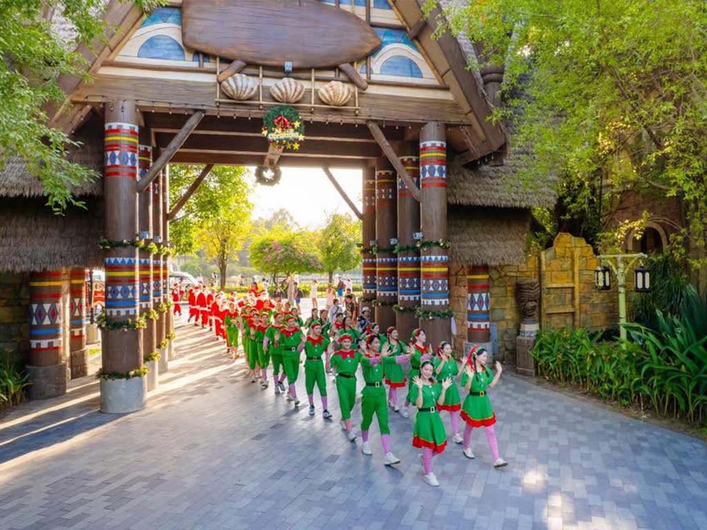 Diễu Hành Giáng Sinh Xanh Phú Quốc United Center