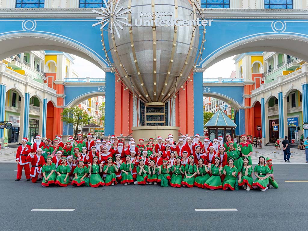Diễu Hành Giáng Sinh Xanh Tại Phú Quốc United Center