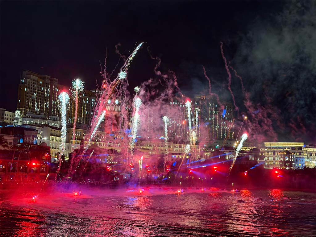 show Sunset Town Phú Quốc 