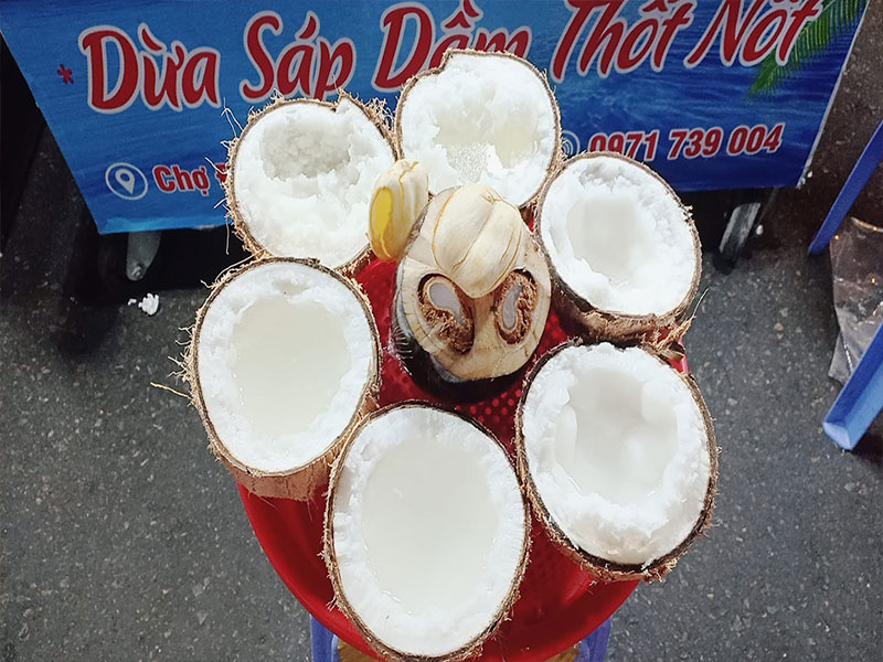 Chợ đêm Phú Quốc - Thiên đường dành cho các tín đồ ẩm thực kem cuộn thái lan dừa sáp thốt nốt